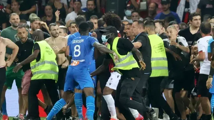 Наказаха Ница с 2 точки заради инцидента в дербито с Марсилия