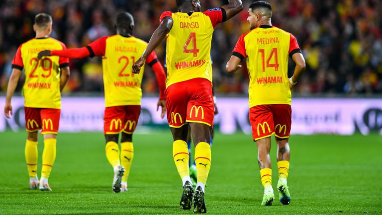 Ланс победи с 1 0 гостуващия Троа и излезе начело във