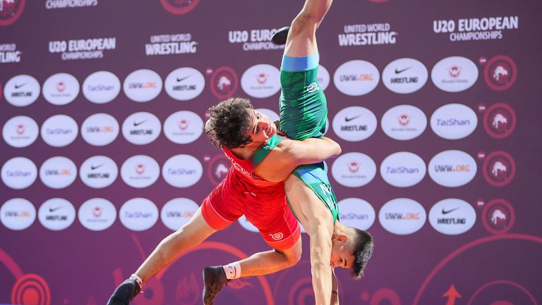 Борците ни в класическия стил откриват световното първенство в Белград