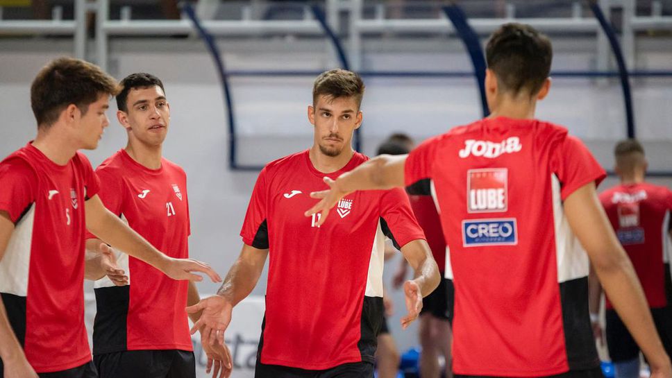 Александър Къндев с 9 точки при успех на Лубе! Симеон Николов и Кристиян Титрийски също играха за вицешампиона на Италия