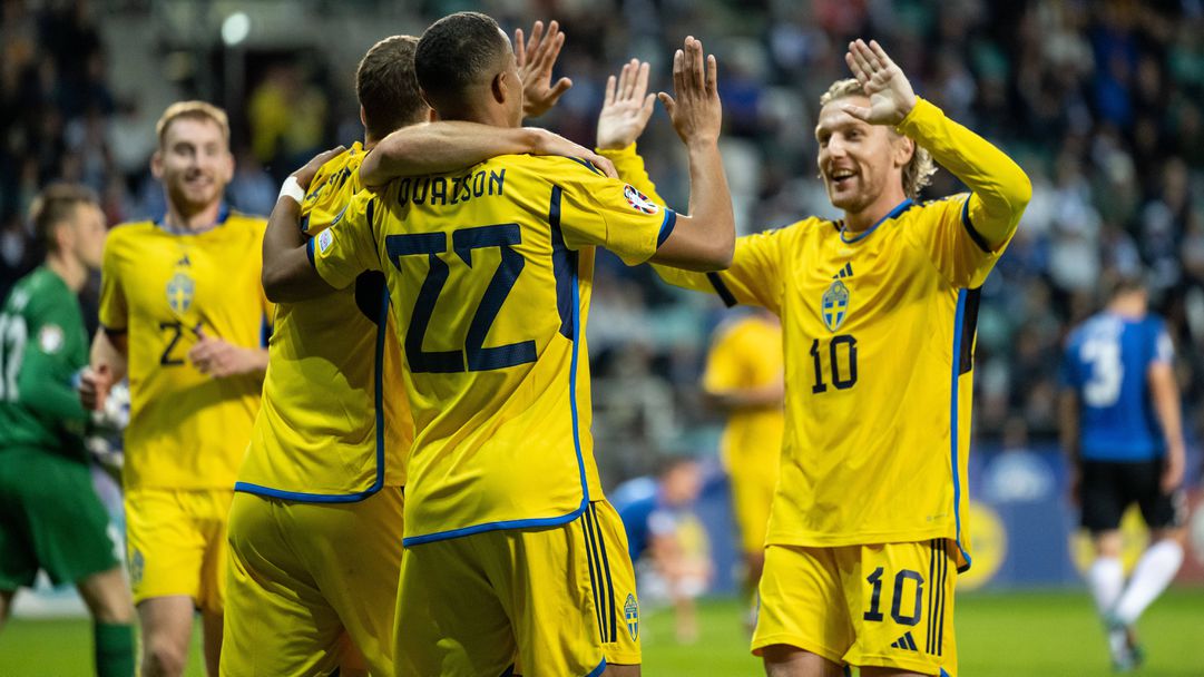 Швеция остава в играта след разгромна победа в Талин