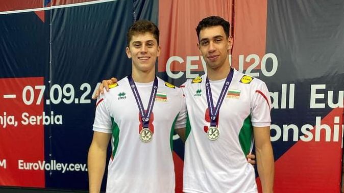 Четирима от сребърните ни медалисти от Евроволей поемат към американската мечта