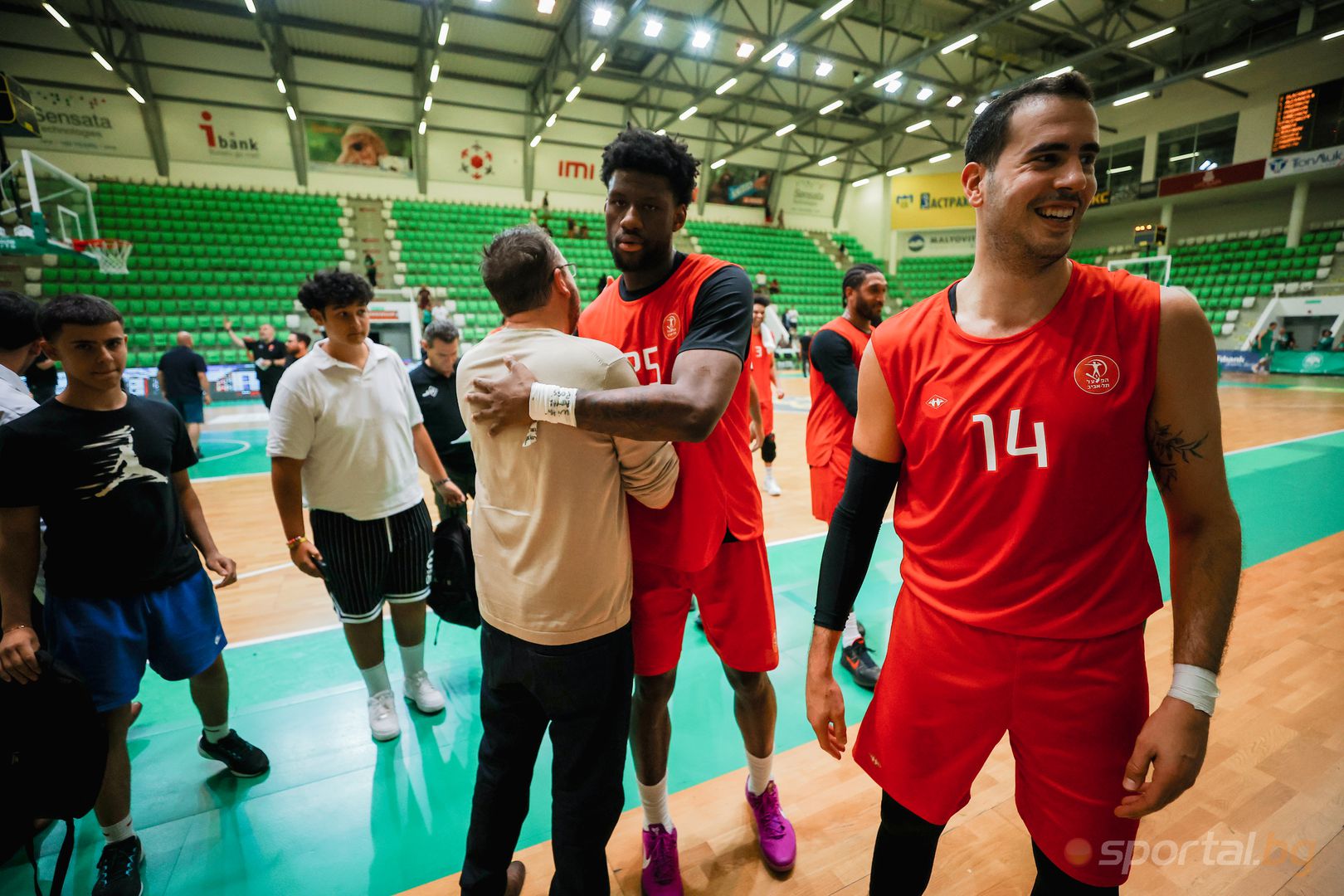 Балкан 66:108 Апоел Тел Авив