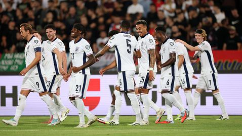  Англия изигра най-силния си мач при Тухел и прегази Сърбия 