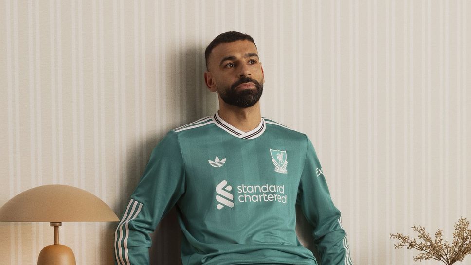 Английският шампион Ливърпул представи третия си екип за сезона Той