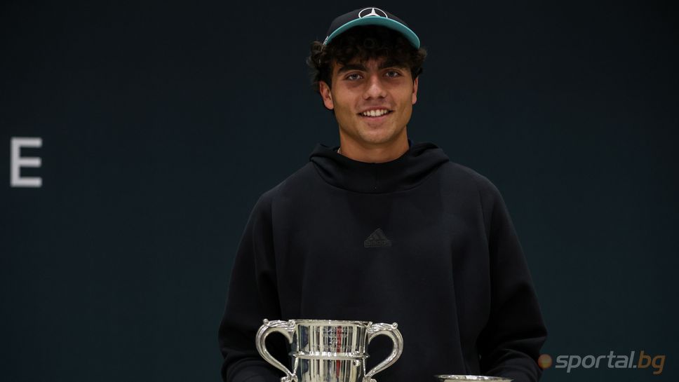 Шампионът при юношите от тазгодишните издания на Уимбълдън и Откритото