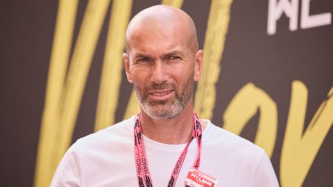 Зидан вече се подготвя да наследи Дешан начело на Франция