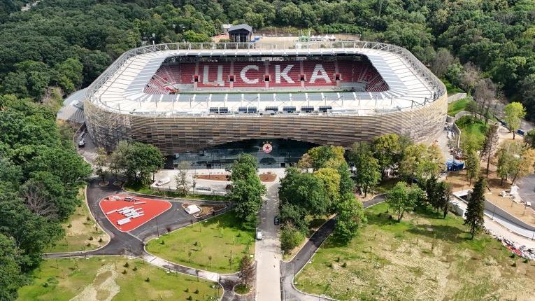 ЦСКА тества новото LED осветление на "Българска армия"