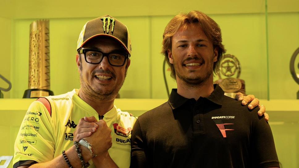 Официално: Звездата на Дукати в Супербайк влиза в MotoGP с отбора на Валентино Роси