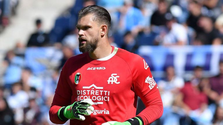 Лестър проявява интерес към вратаря на Специя Бартоломей Драговски 25 годишният