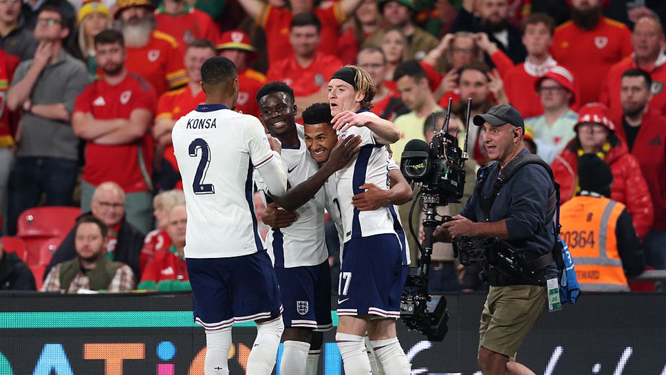 Вихрено начало на Англия донесе класически успех над Уелс