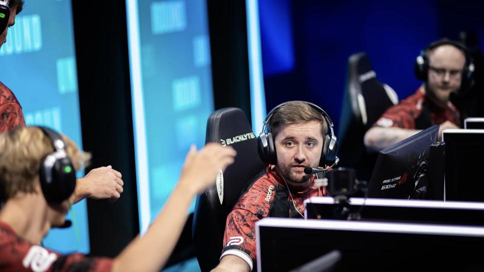 Astralis официално извади HooXi и jabbi от състава си