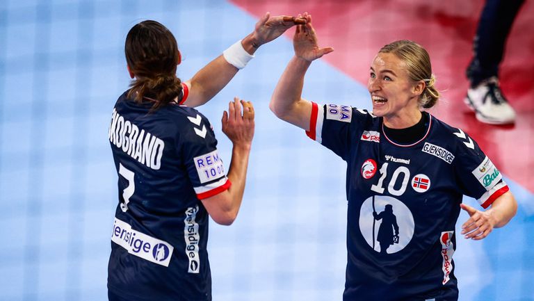 Световният и европейски шампион Норвегия продължава без грешка на първенството