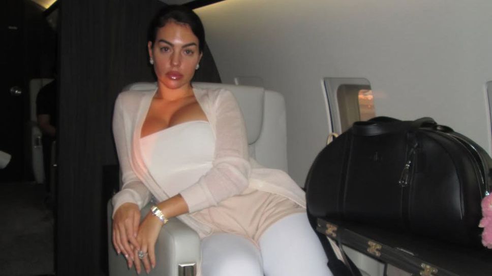 Джорджина пак се изяви като инфлуенсър