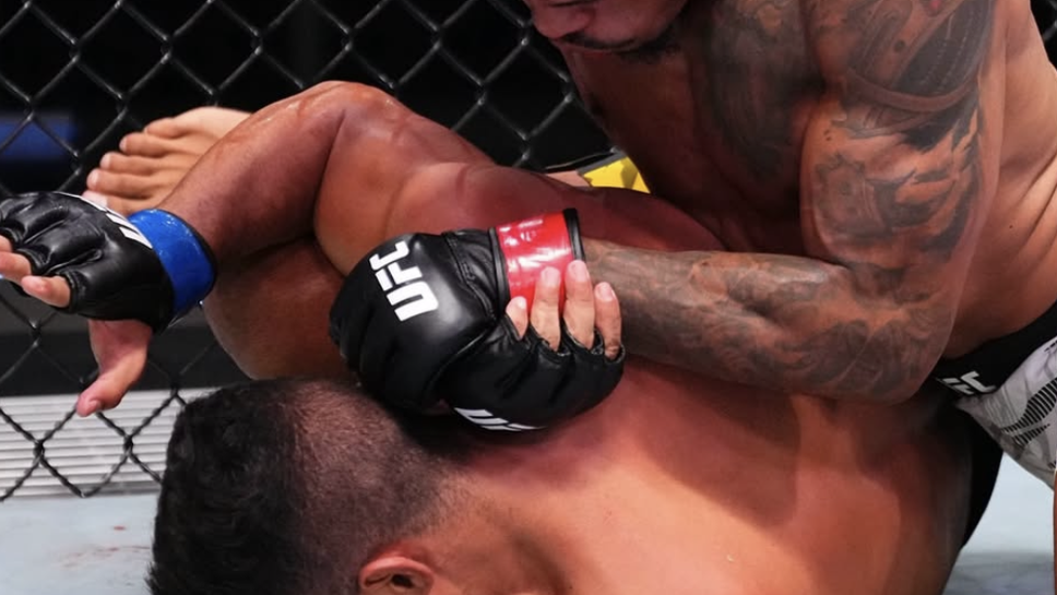 Крис Падиля продължи да оказва натиск върху Исмаел Бонфим след