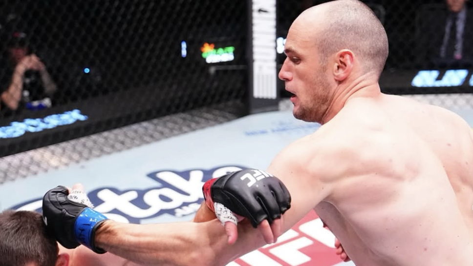 Професионалният ММА боец Урош Медич записа втора поредна победа с