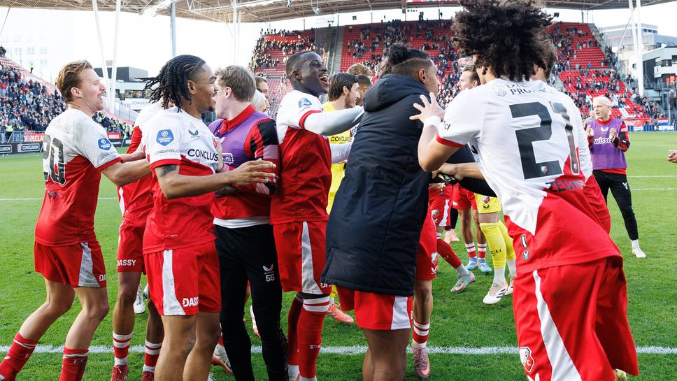 Изглежда че кризата в Аякс няма край След тежката загуба