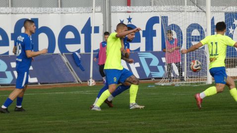 Несебър взе дербито с Марица (Пловдив) и се изкачи на върха