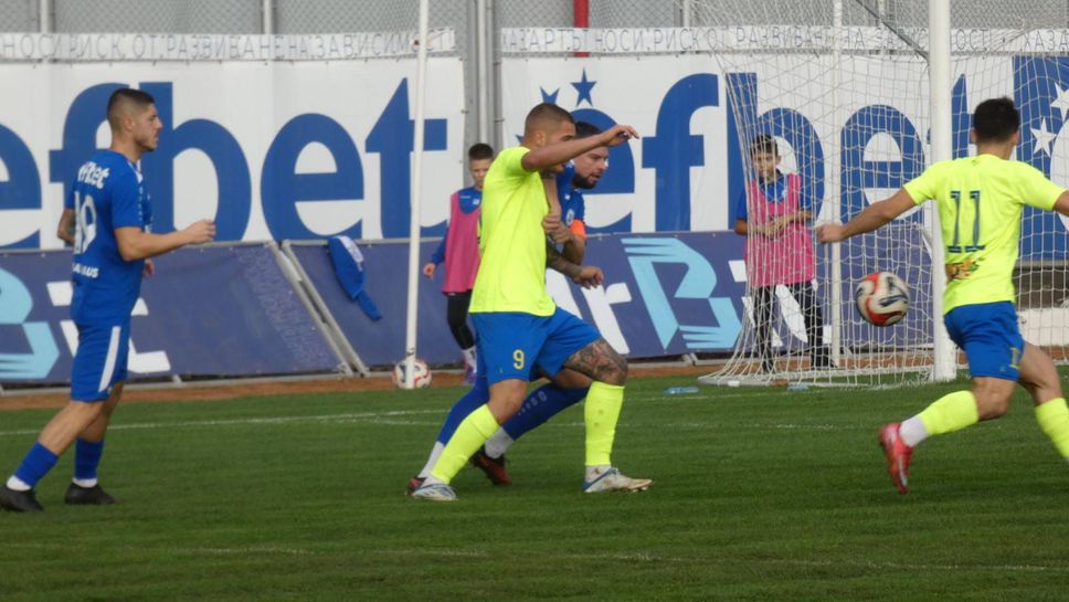 Несебър взе дербито с Марица (Пловдив) и се изкачи на върха