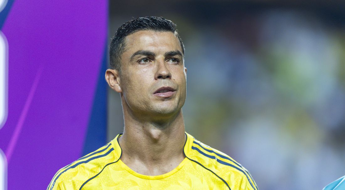 Заснеха как Кристиано Роналдо иронизира съдията