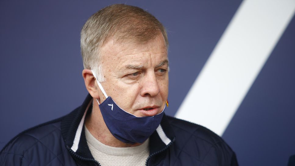 Сираков разясни за Диксън и каза: Изживявам тежко нещата и закъсвам здравословно