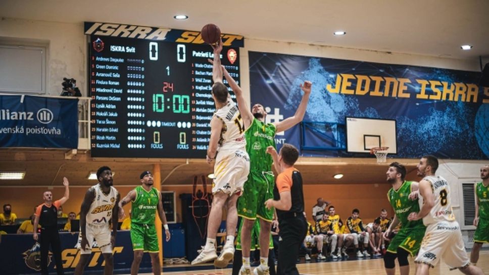 Чернокожев игра 7 минути при победа на Левице