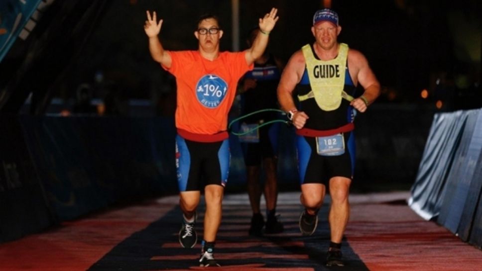 21-годишен стана първият човек със синдром на Даун, който завърши триатлон