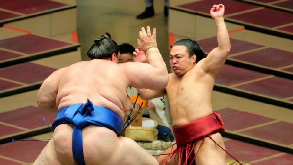 Аоияма допусна нова загуба на турнира по сумо в Токио