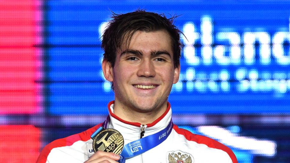 Руснак подобри световния рекорд на 100 метра гръб в малък басейн