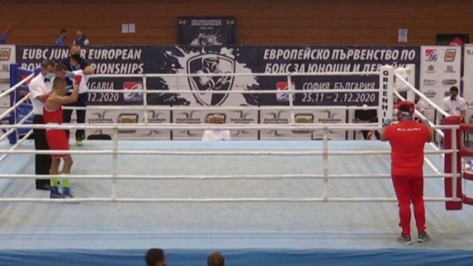 Любомир Ангелов започна с убедителна победа на ЕП по бокс до 16 години в София