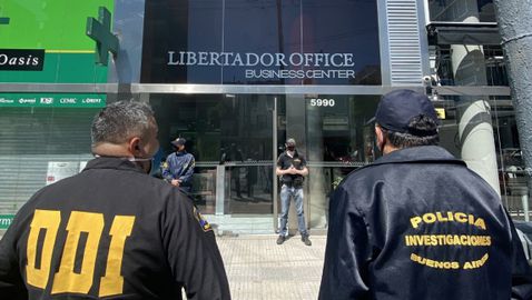 Акция в Аржентина: разследват доктора на Марадона за смъртта на легендата