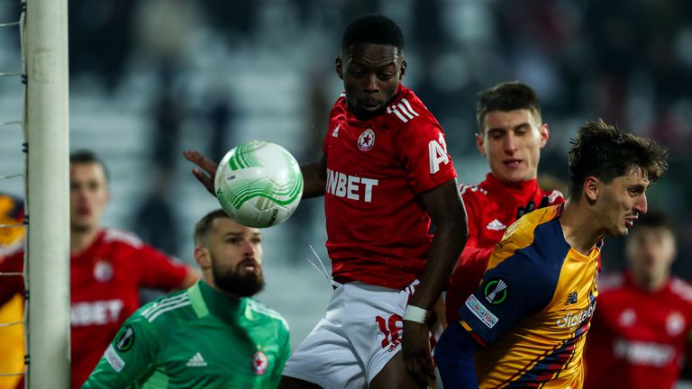  И Глазгоу Рейнджърс се подреди на опашката за безплатния Мазику 