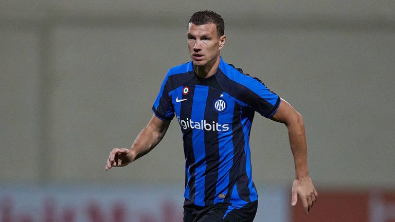 Нападателят на Интер Един Джеко заяви че още не мисли