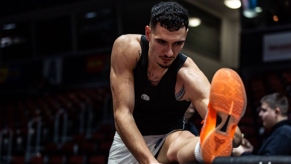 Българският национал Йордан Минчев и неговият клубен тим Кемниц отстъпиха