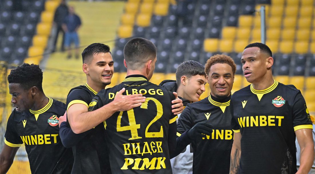 Ботев (Пловдив) отива на лагер в Турция, "канарчетата" уредиха пет контроли