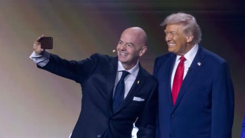 Обвиниха Инфантино в нарушаване на правилата на ФИФА заради Тръмп