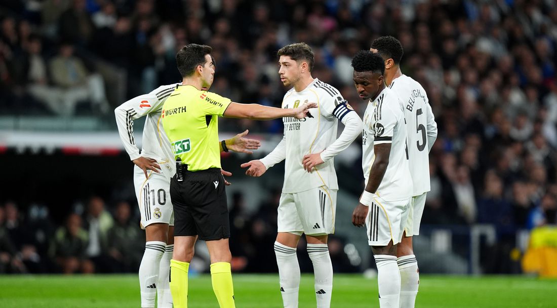 "Ш*бан идиот, изгони ни всички": как футболистите на Реал Мадрид реагираха срещу рефера