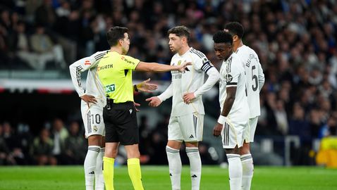 "Ш*бан идиот, изгони ни всички": как футболистите на Реал Мадрид реагираха срещу рефера