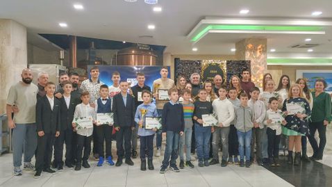  Станаха известни номинираните в анкетата “Спортист на годината на община Мездра ” за 2025 година 