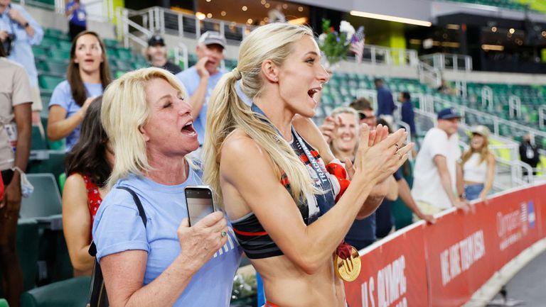 Ани Кобърн майка на десеткратната шампионка на САЩ в бягането
