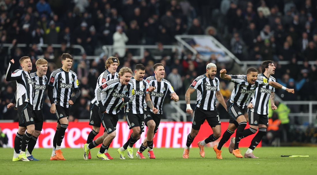 След шест гола и 18 дузпи Нюкасъл пречупи Борнемут в запомнящ се трилър