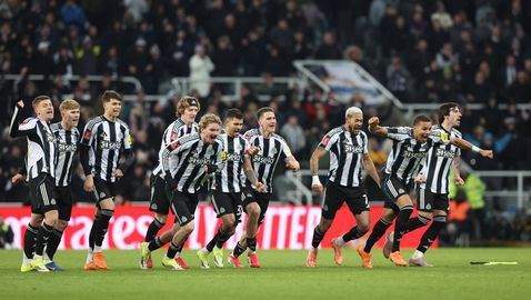 След шест гола и 18 дузпи Нюкасъл пречупи Борнемут в запомнящ се трилър