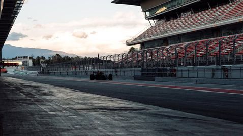  От Ауди демонстрираха първите публични фотоси на новата си кола 