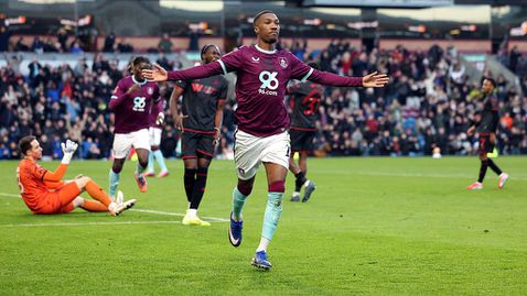 Страдащият в Премиър лийг Бърнли не срещна проблеми срещу един от високо летящите отбори в Чемпиъншип