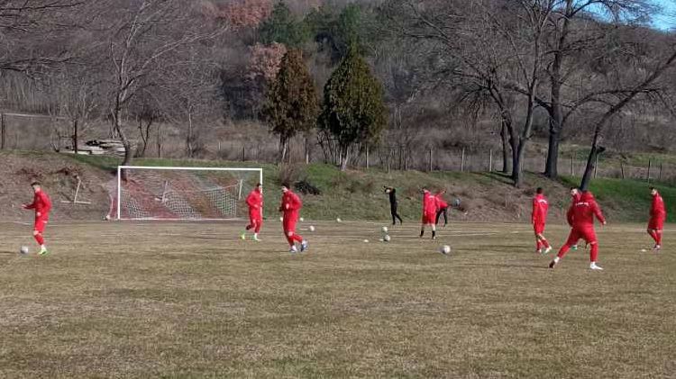  Контузии изтезават Септември (Тервел) 