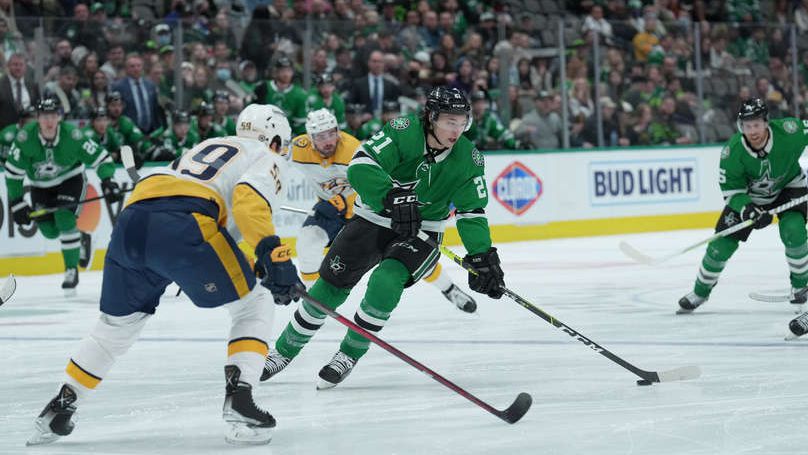 Джейсън Робъртсън вкара два пъти при числено превъзходство за победа на Далас срещу Нешвил