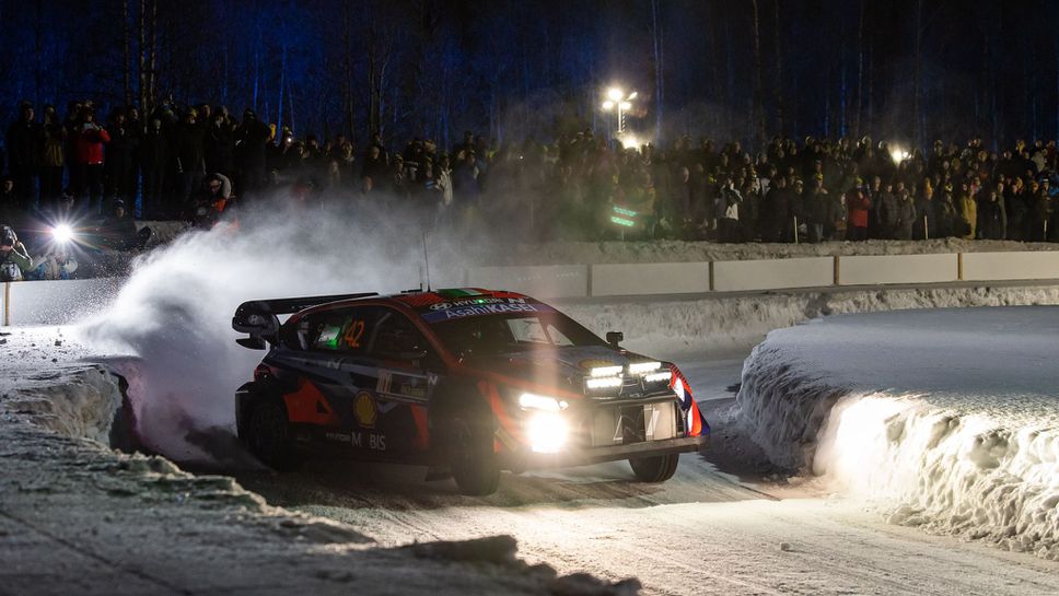 Крейг Брийн води в рали "Швеция"