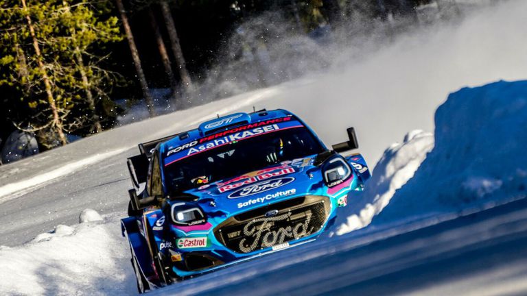 Световният шампион за 2019 година Ойт Танак Форд Пума Rally1