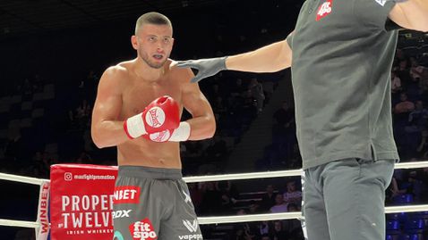 Мартин Копривленски доминира молдовец и победи на Мax Fight 57