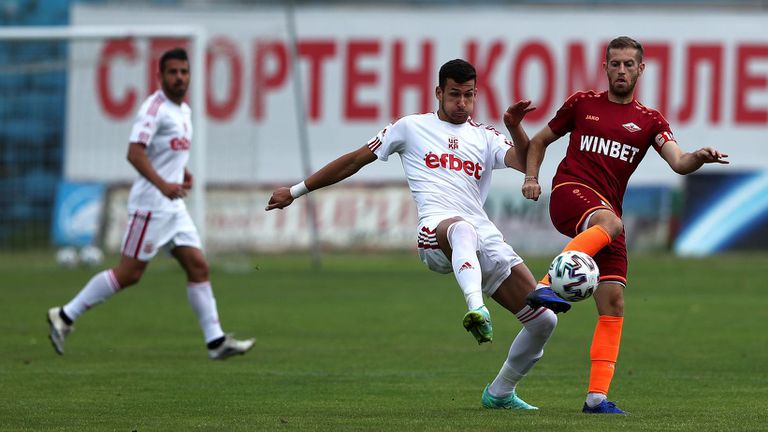  Втора лига онлайн: играят се два мача 